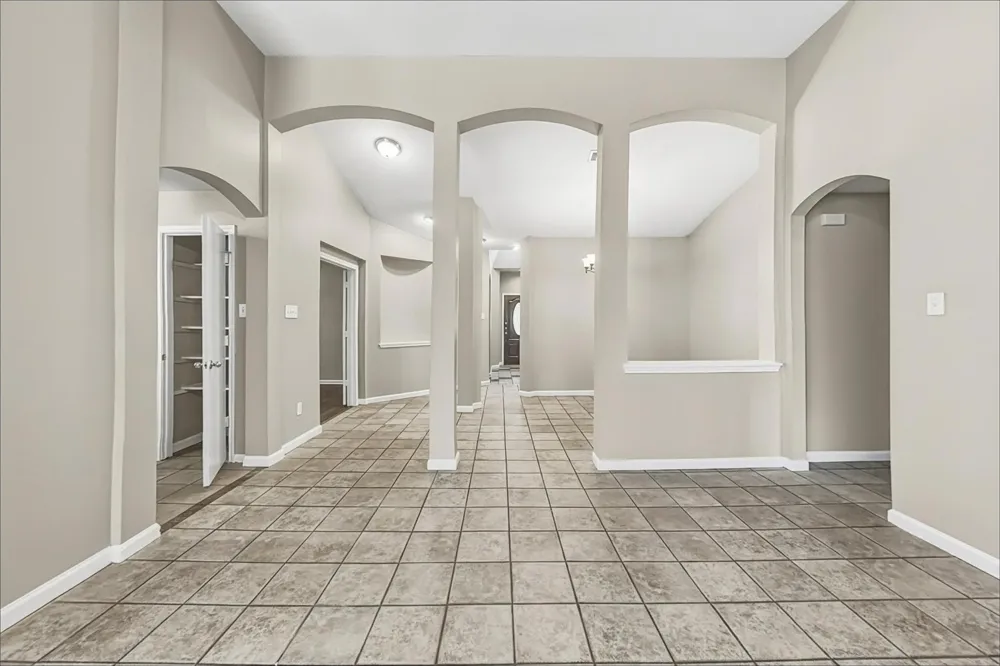 1423 Hunter Green Lane Fresno, TX 77545