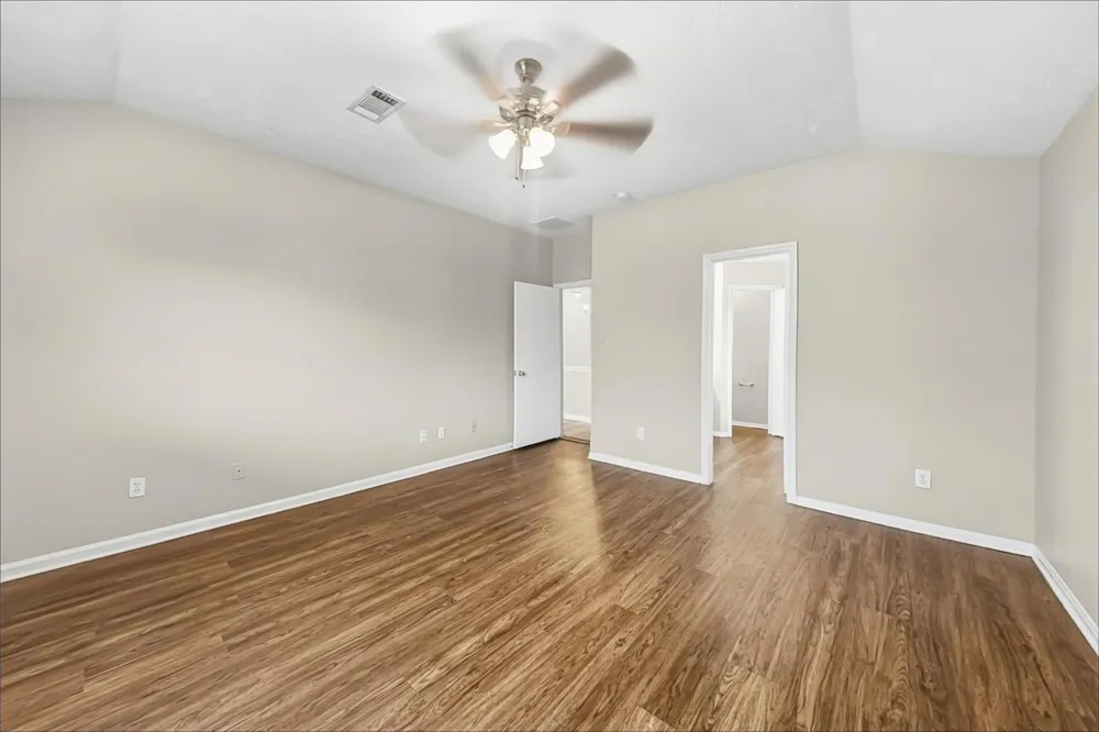 1423 Hunter Green Lane Fresno, TX 77545
