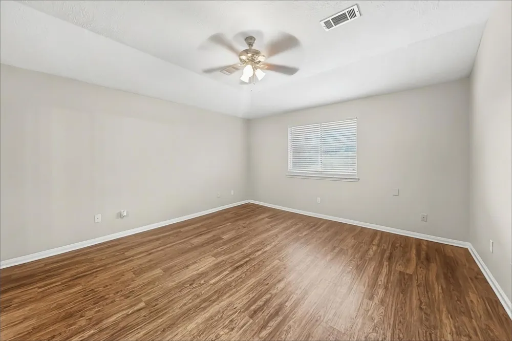 1423 Hunter Green Lane Fresno, TX 77545