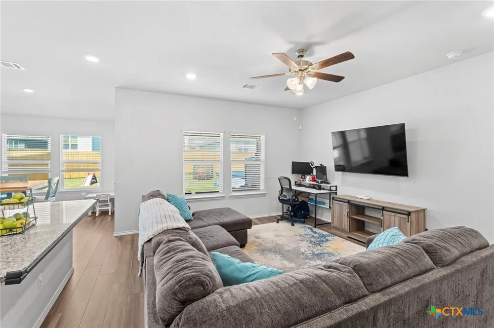 165 Hugh Drive Killeen, TX 76542