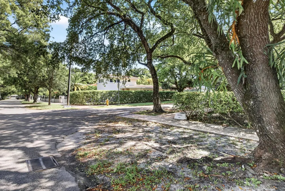 1015 Madrid Street Coral Gables, FL 33134
