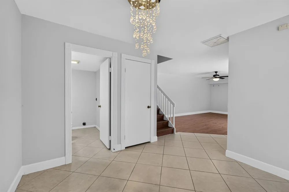 185 Charter Way West Palm Beach, FL 33407