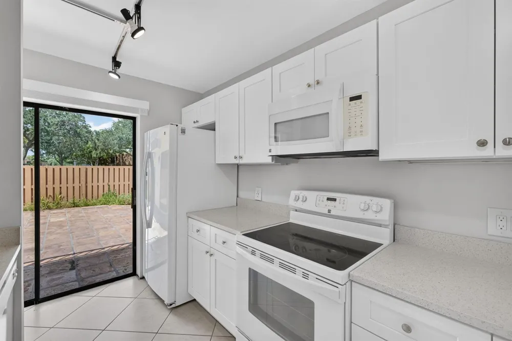 185 Charter Way West Palm Beach, FL 33407