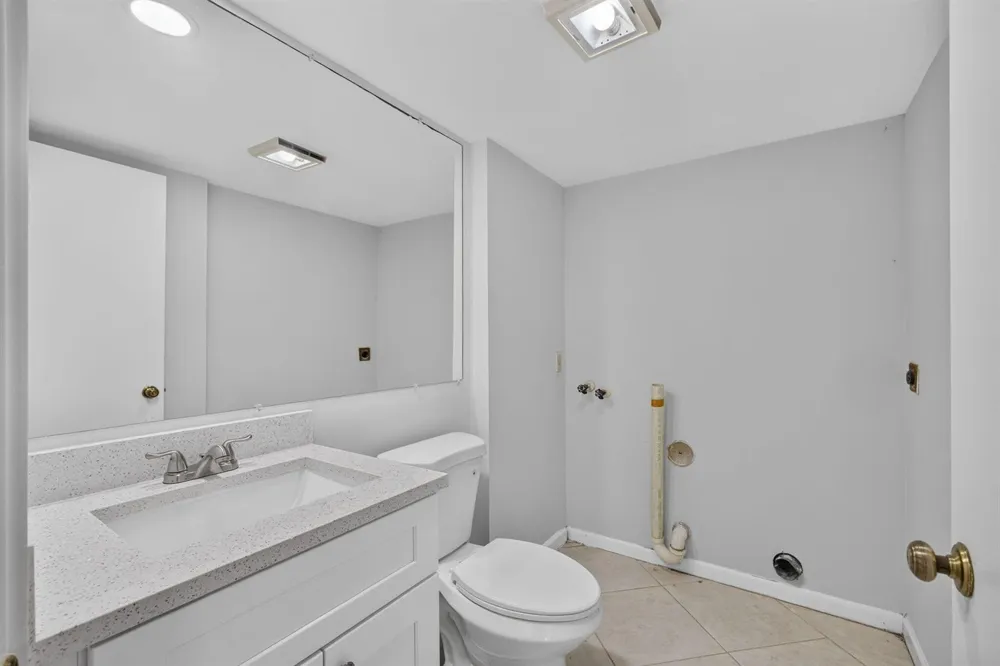 185 Charter Way West Palm Beach, FL 33407