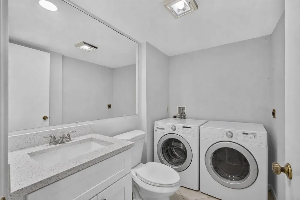 185 Charter Way West Palm Beach, FL 33407