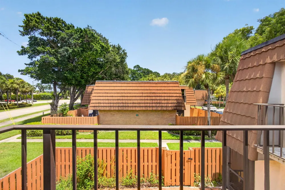 185 Charter Way West Palm Beach, FL 33407