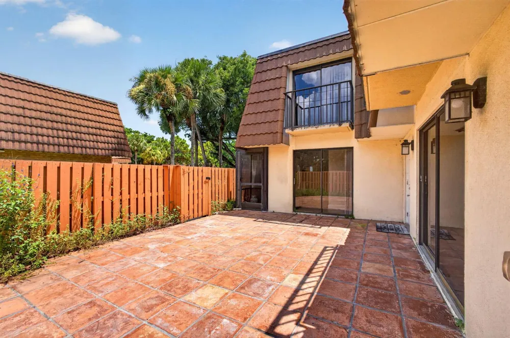 185 Charter Way West Palm Beach, FL 33407