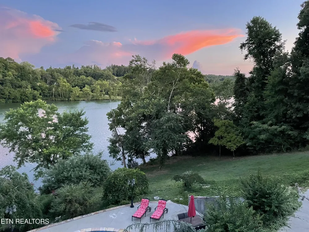 141 Settlers Rd Harriman, TN 37748