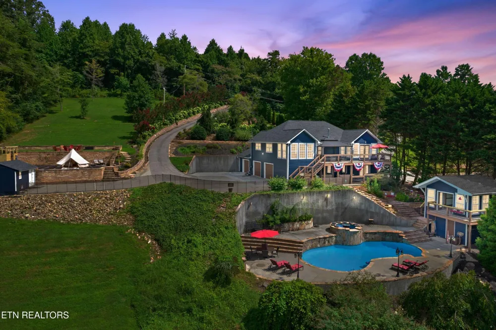 141 Settlers Rd Harriman, TN 37748