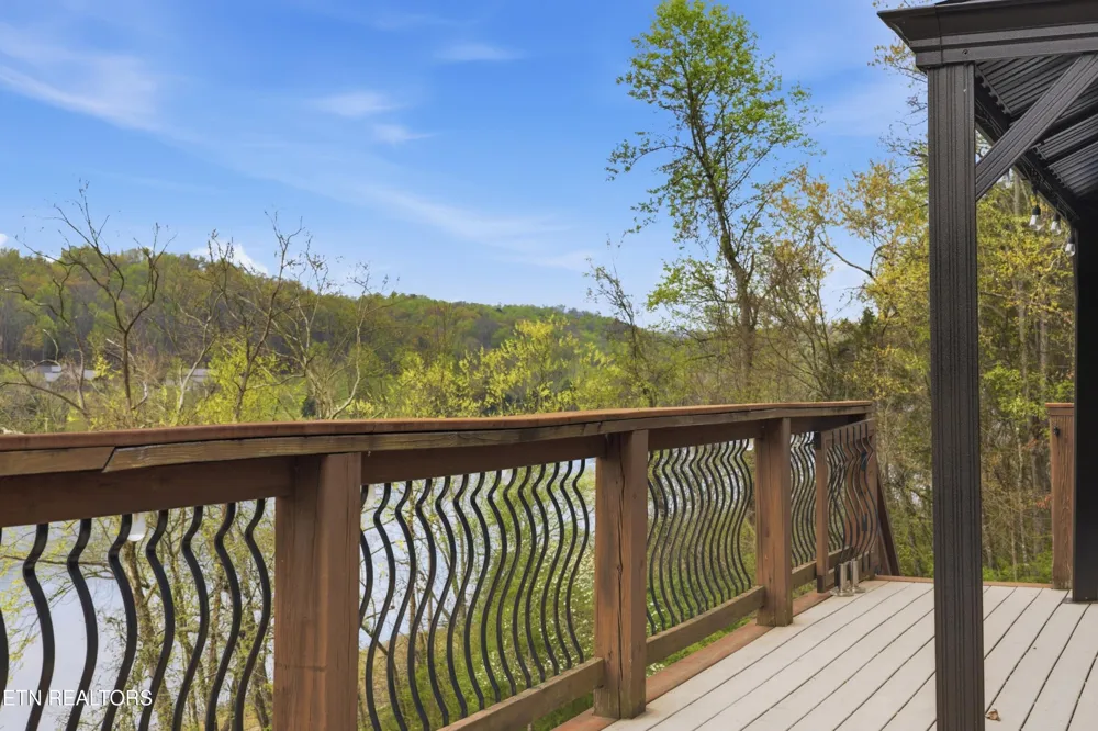141 Settlers Rd Harriman, TN 37748
