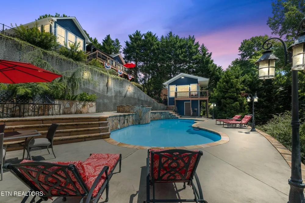 141 Settlers Rd Harriman, TN 37748