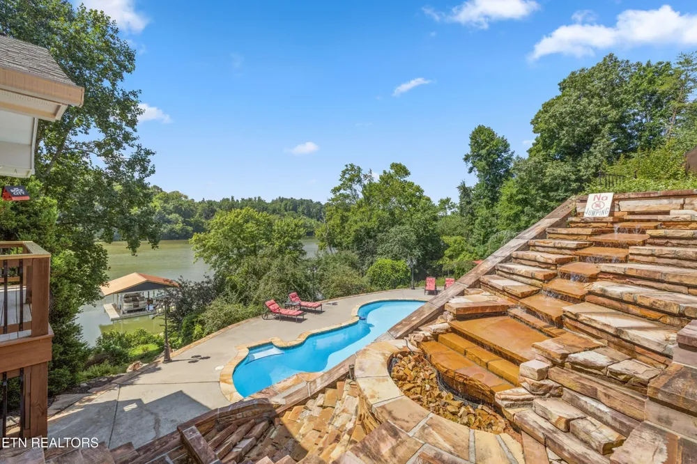 141 Settlers Rd Harriman, TN 37748