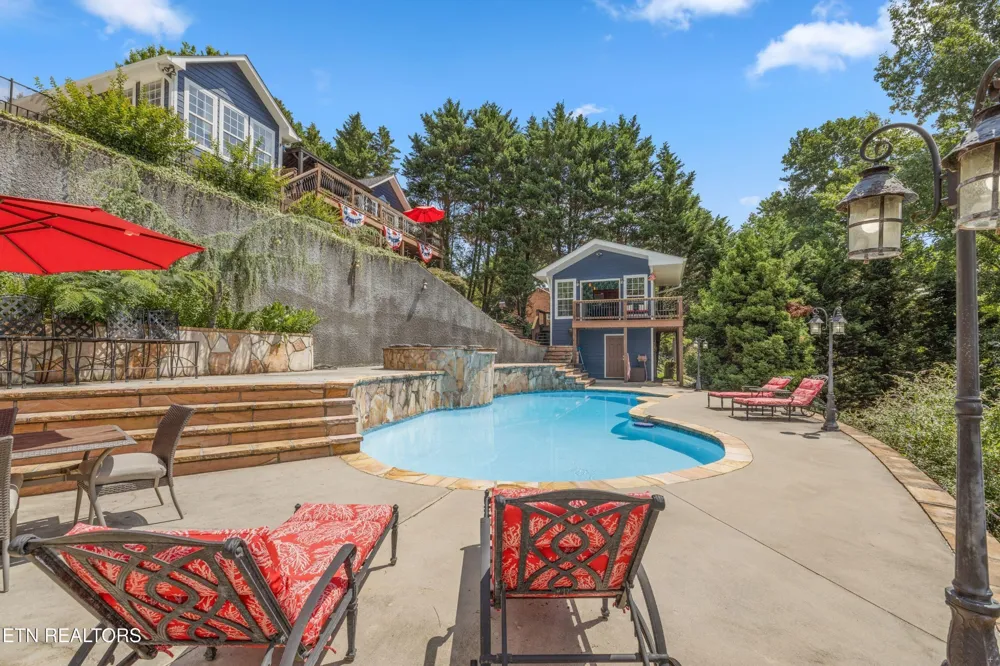 141 Settlers Rd Harriman, TN 37748
