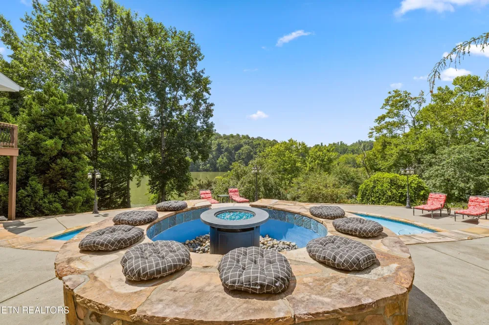 141 Settlers Rd Harriman, TN 37748