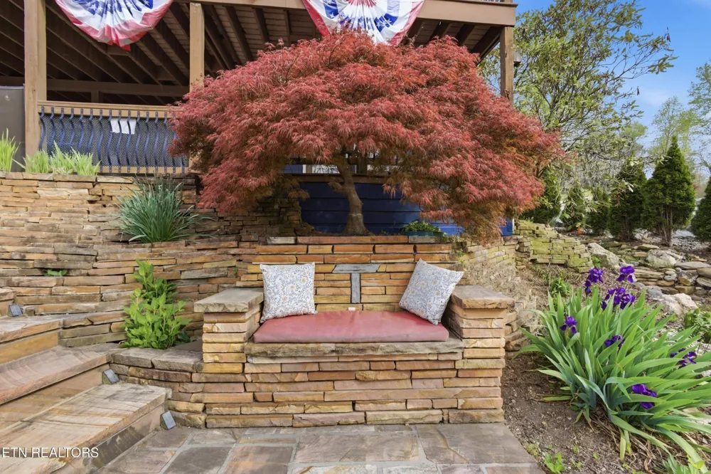 141 Settlers Rd Harriman, TN 37748