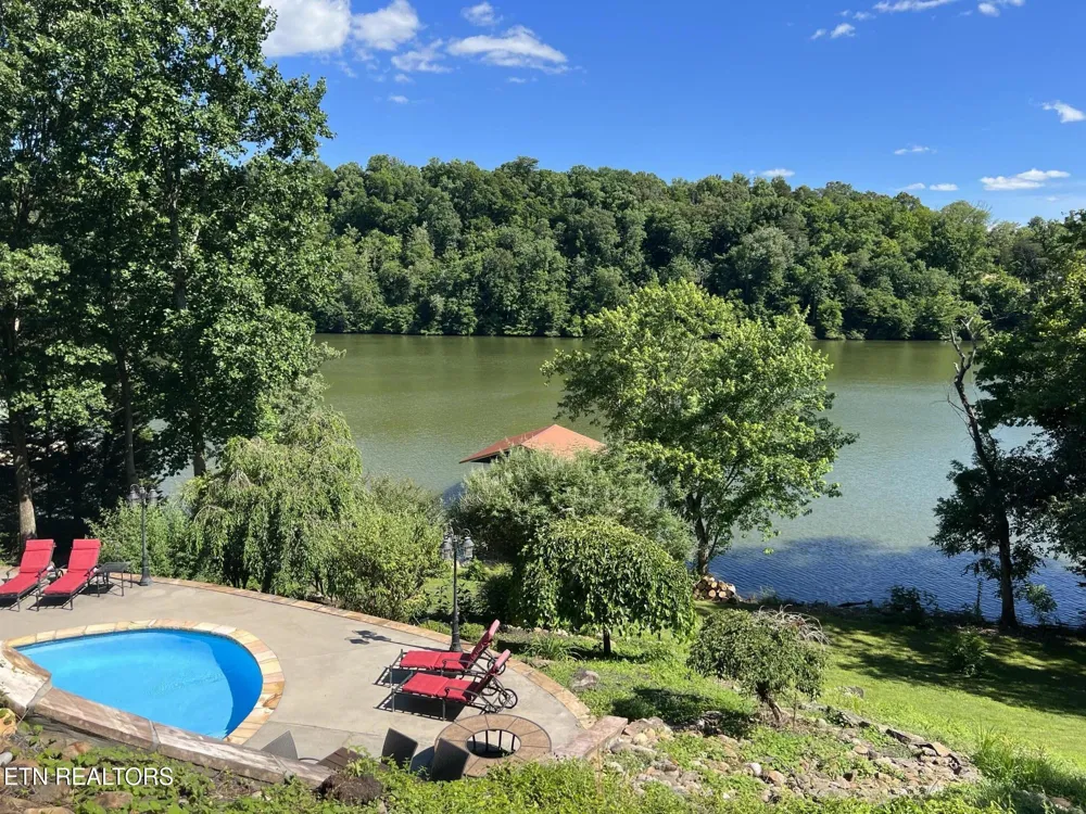 141 Settlers Rd Harriman, TN 37748