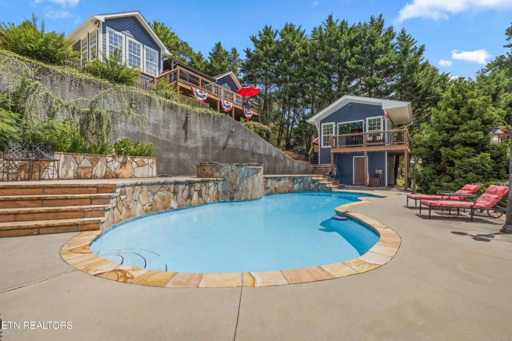 141 Settlers Rd Harriman, TN 37748