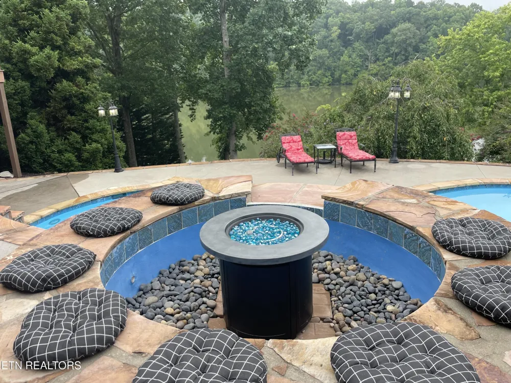 141 Settlers Rd Harriman, TN 37748