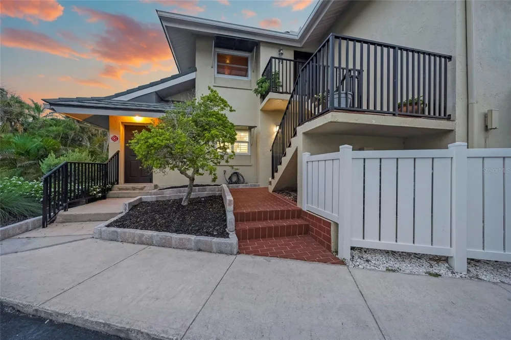 4660 OCEAN BOULEVARD #F1 Sarasota, FL 34242