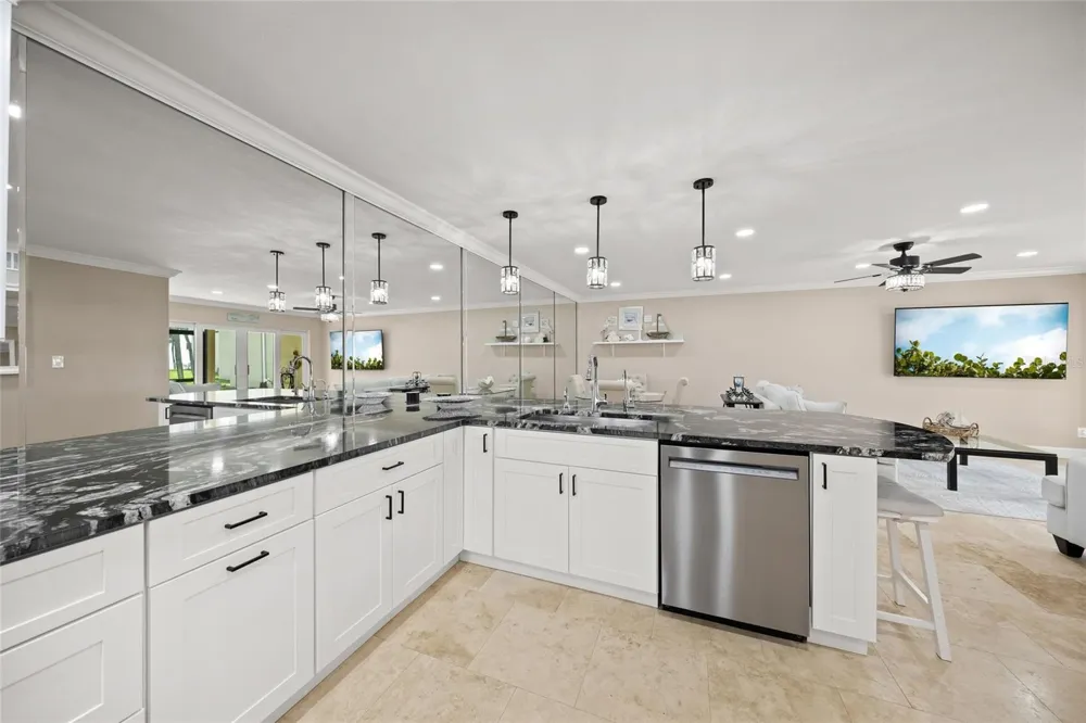4660 OCEAN BOULEVARD #F1 Sarasota, FL 34242
