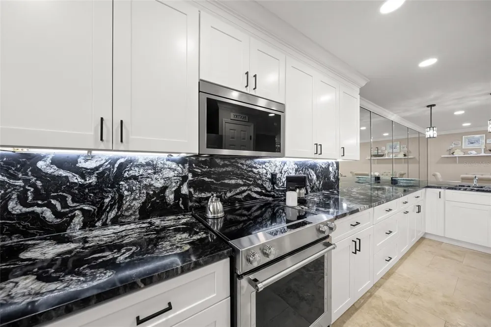4660 OCEAN BOULEVARD #F1 Sarasota, FL 34242