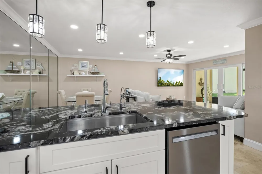 4660 OCEAN BOULEVARD #F1 Sarasota, FL 34242