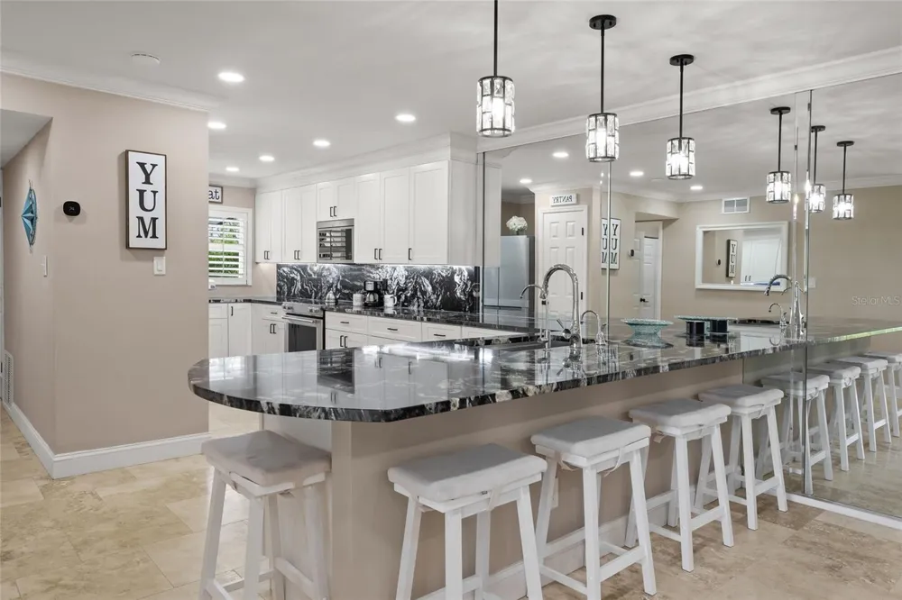4660 OCEAN BOULEVARD #F1 Sarasota, FL 34242