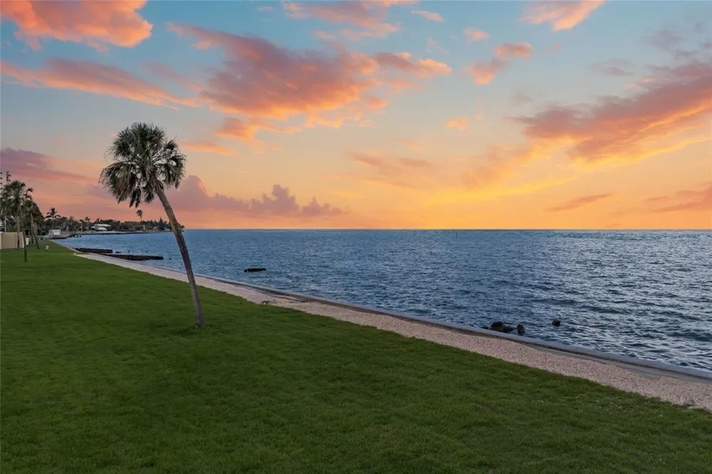4660 OCEAN BOULEVARD #F1 Sarasota, FL 34242
