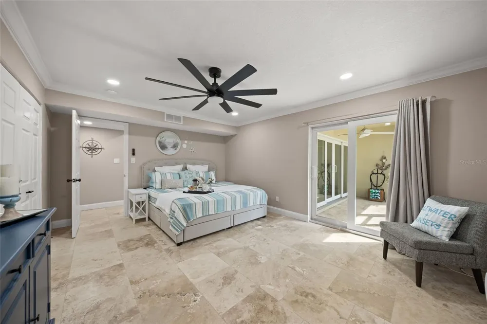 4660 OCEAN BOULEVARD #F1 Sarasota, FL 34242