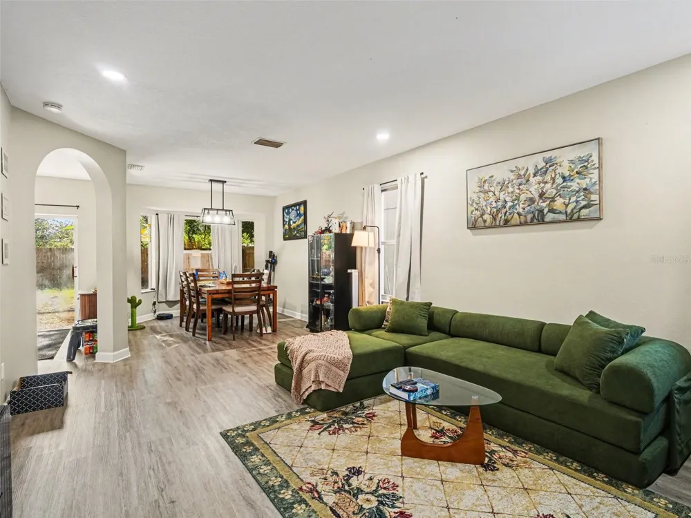 8430 QUARTER HORSE DRIVE Riverview, FL 33578