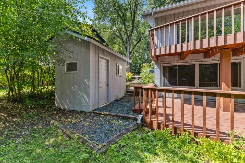 3810 Bassett Creek Drive Golden Valley, MN 55422