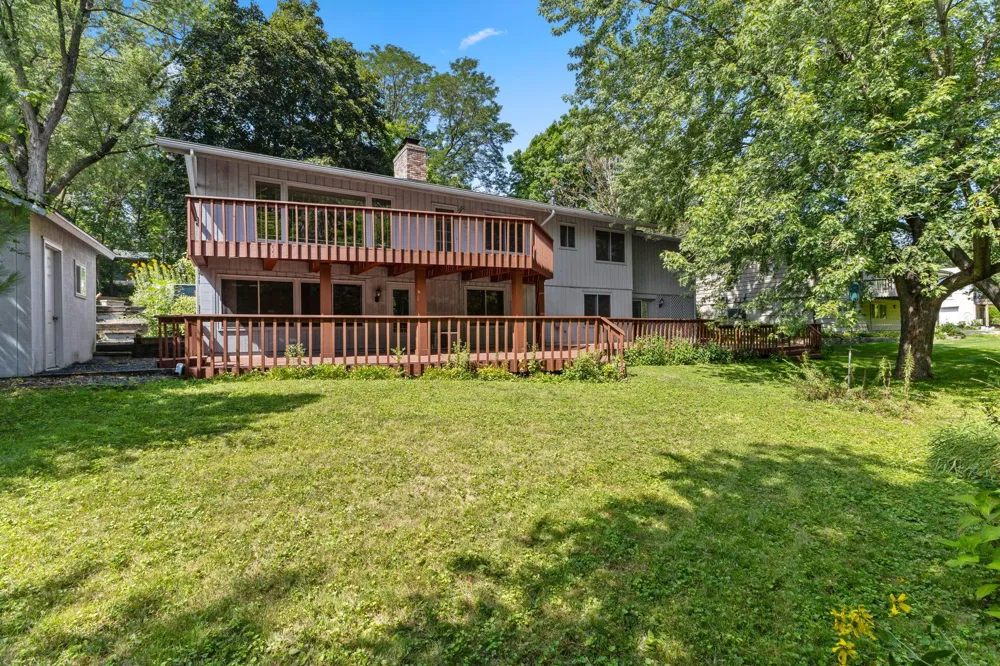 3810 Bassett Creek Drive Golden Valley, MN 55422