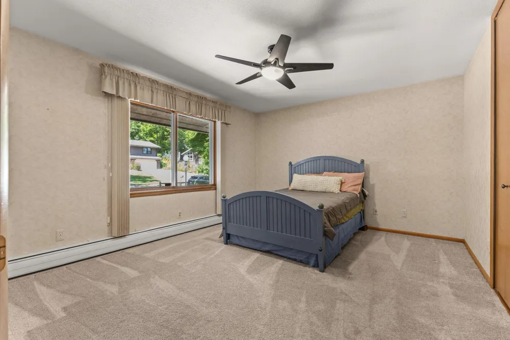 3810 Bassett Creek Drive Golden Valley, MN 55422
