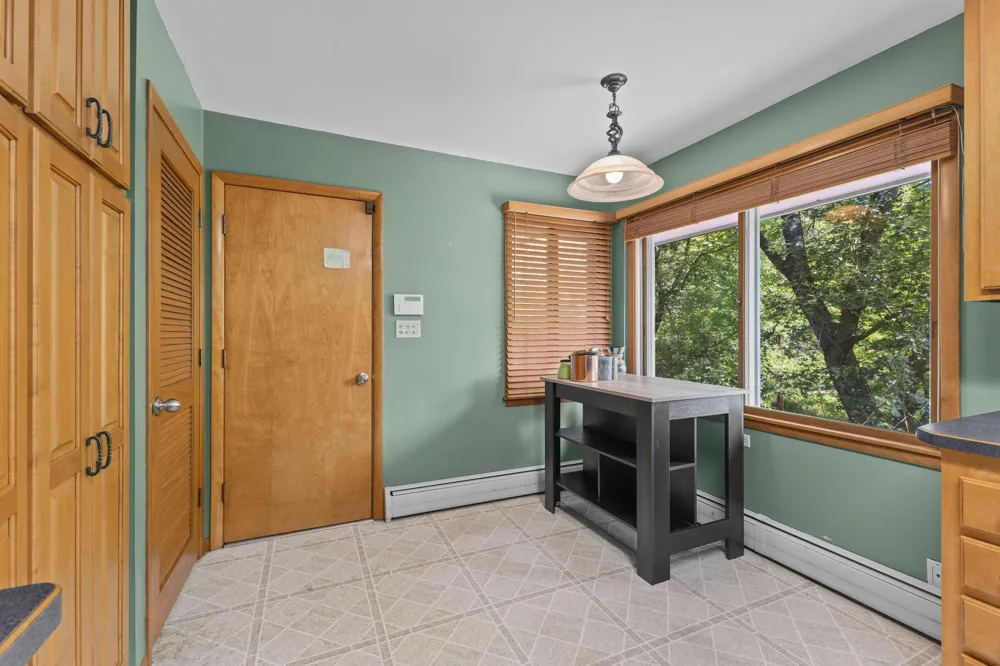 3810 Bassett Creek Drive Golden Valley, MN 55422
