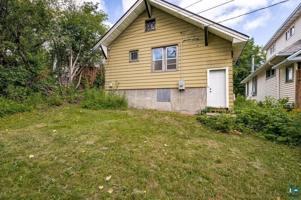 421 11th Avenue W Duluth, MN 55806