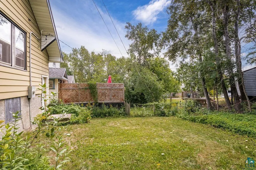 421 11th Avenue W Duluth, MN 55806