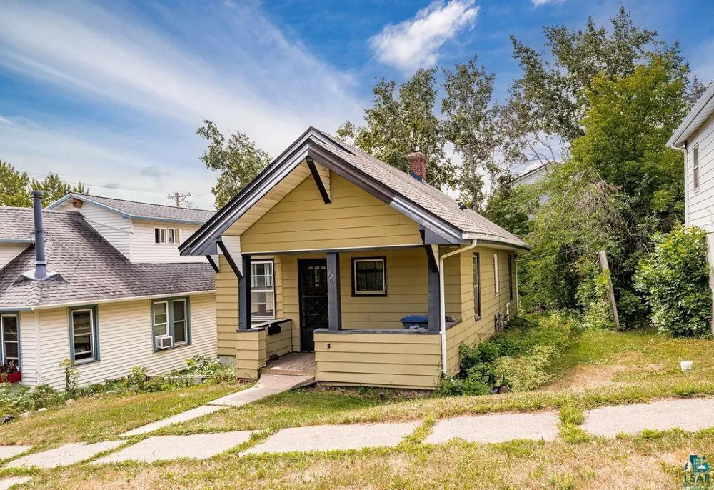 421 11th Avenue W Duluth, MN 55806