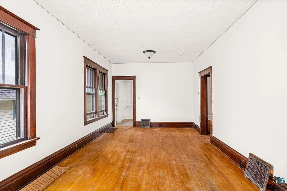 421 11th Avenue W Duluth, MN 55806