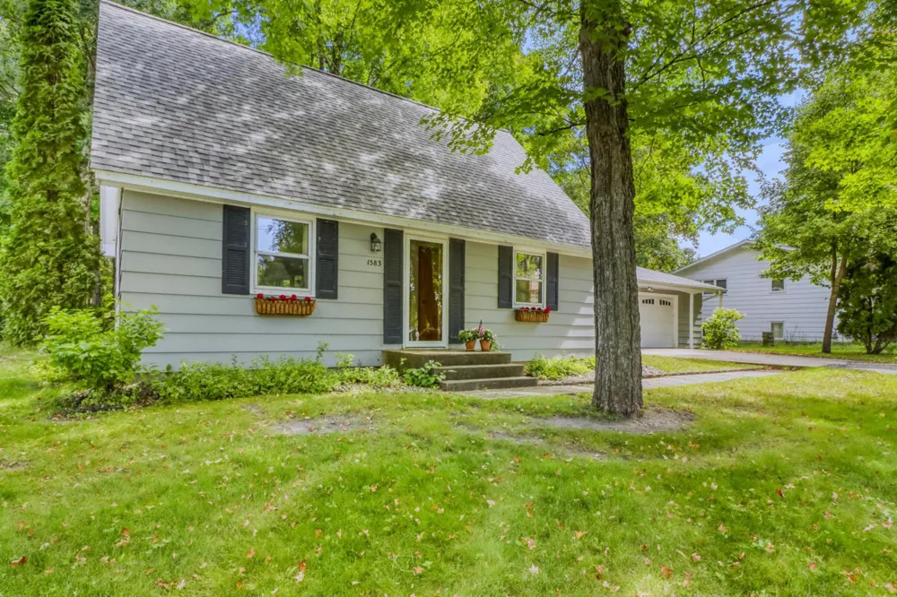 1583 E Shore Drive Detroit Lakes, MN 56501