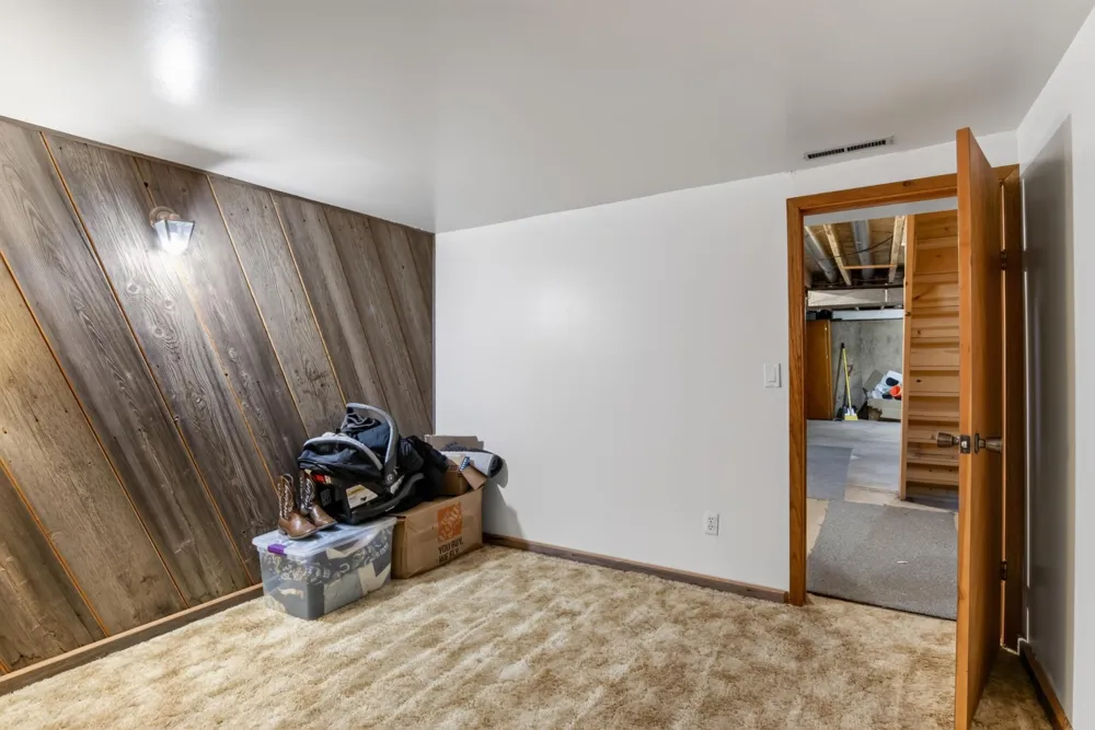 521 5th Avenue NW Valley City, ND 58072
