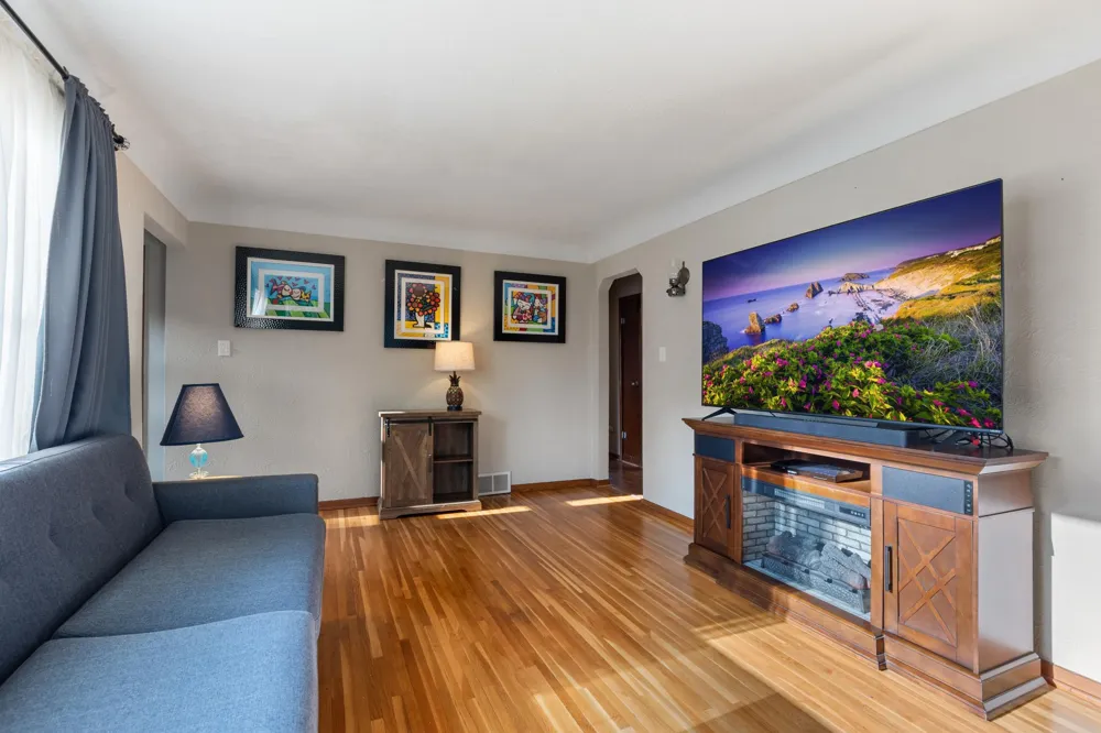 2725 Division Street North Saint Paul, MN 55109