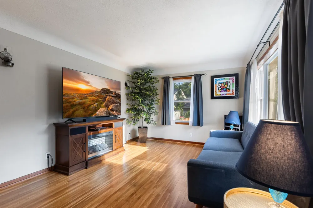 2725 Division Street North Saint Paul, MN 55109