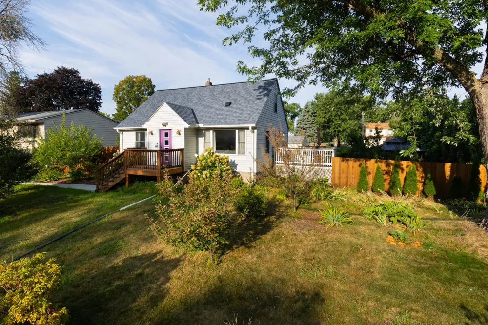 2725 Division Street North Saint Paul, MN 55109
