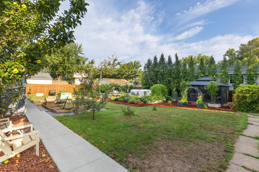 2725 Division Street North Saint Paul, MN 55109
