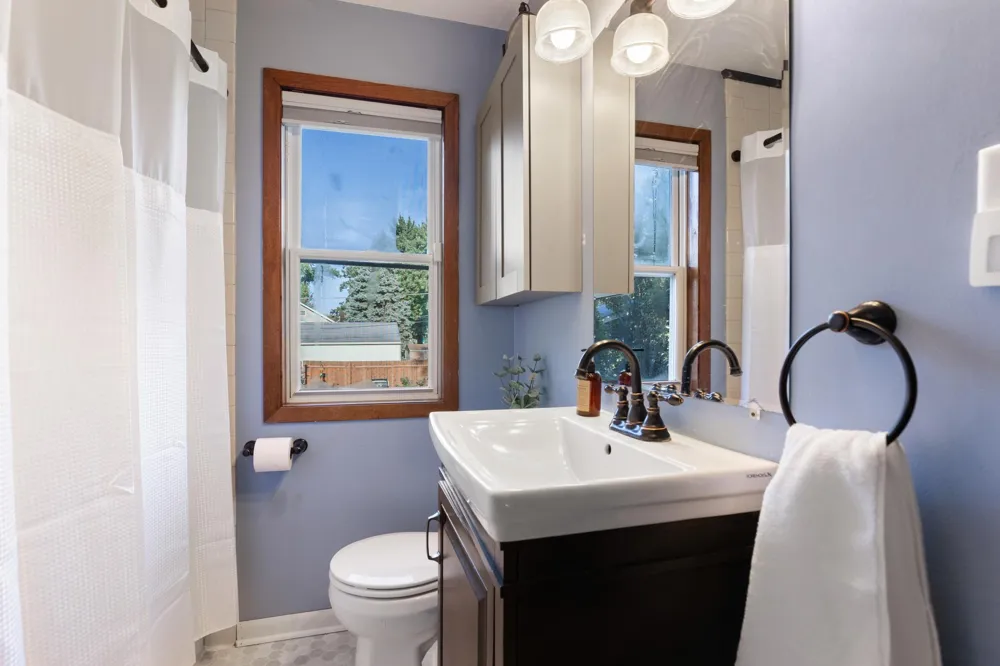 2725 Division Street North Saint Paul, MN 55109