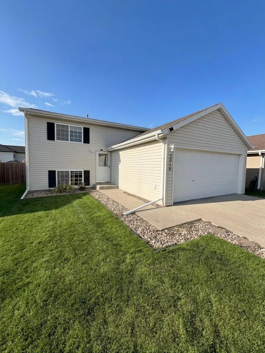 3016 32nd Avenue S Moorhead, MN 56560