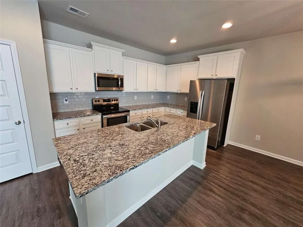 333 Darlington Drive Ellenwood, GA 30294