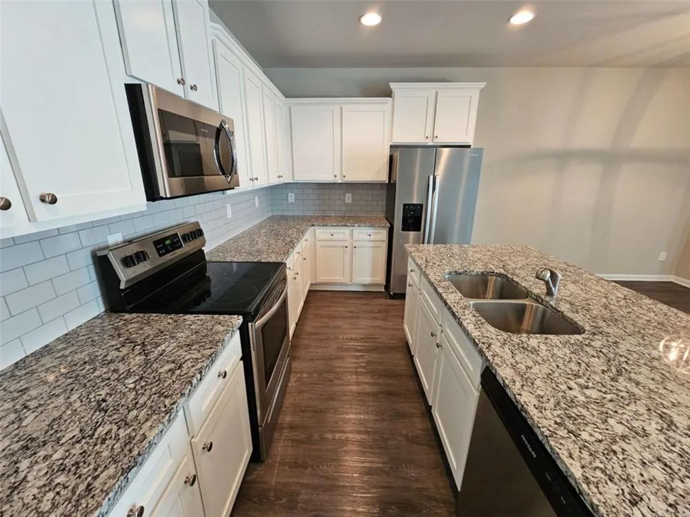 333 Darlington Drive Ellenwood, GA 30294