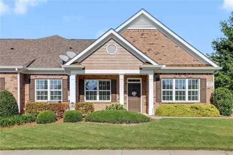 3341 Lindenridge Drive