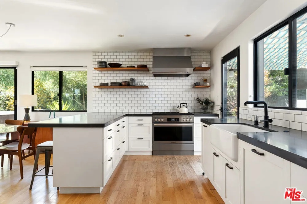 5808 Vicstone Court Culver City, CA 90232